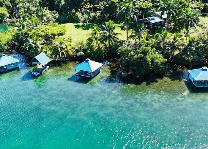 El Toucan Loco Floating Lodges