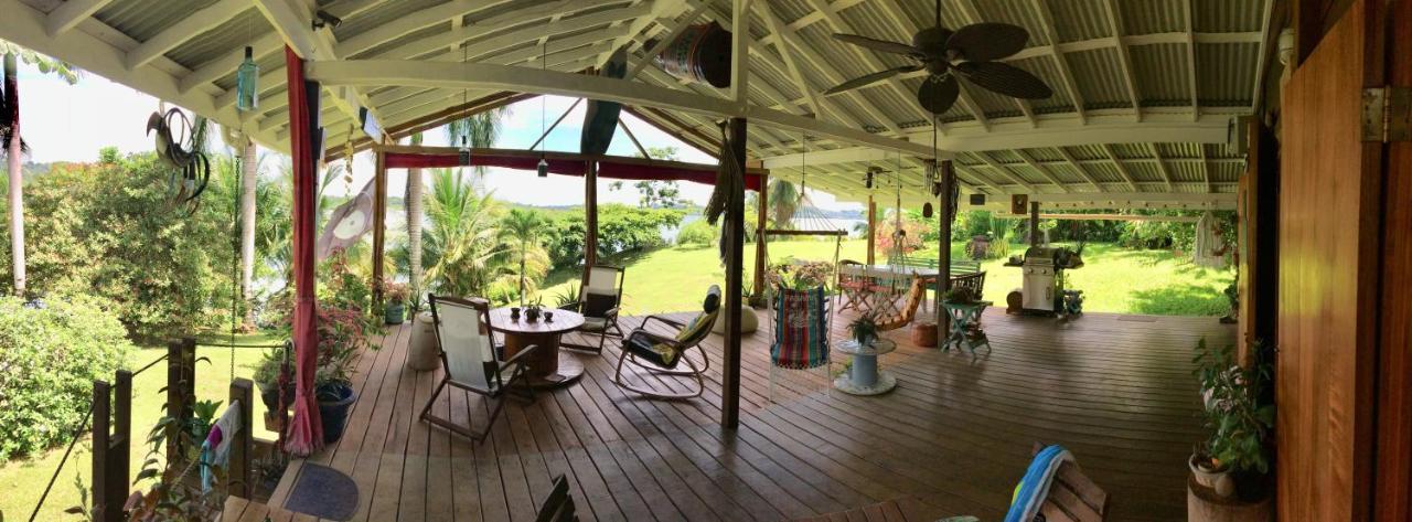 Bed & Breakfast El Toucan Loco Floating