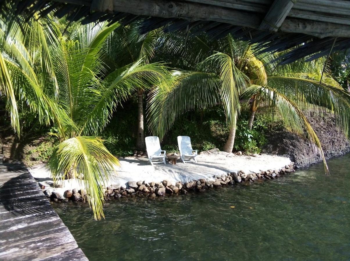 Bed & Breakfast El Toucan Loco Floating