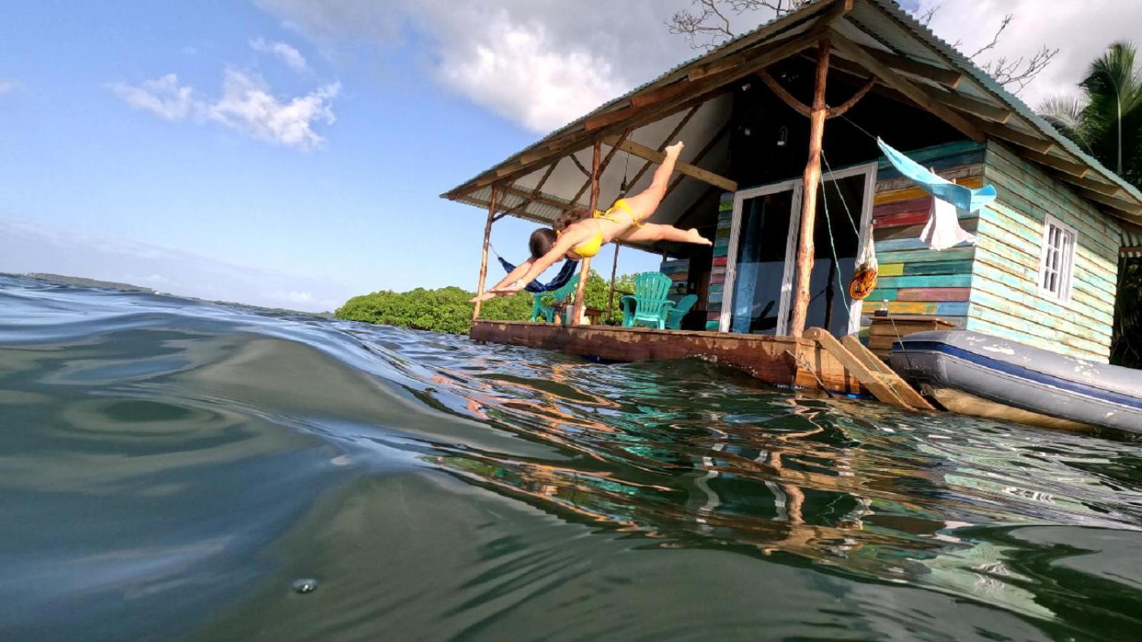 Bed & Breakfast El Toucan Loco Floating Tierra Oscura